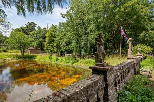 The Gardens at Pekes Manor
