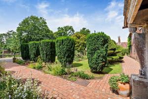 The Gardens at Pekes Manor