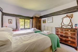 41. The Corner Bedroom at Pekes Manor. 