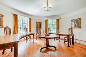 The Oast House on the Pekes Manor Estate - The Dining Room. 