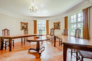 The Oast House on the Pekes Manor Estate - The Dining Room. 