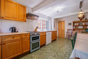 The Oast House on the Pekes Manor Estate - The Kitchen-Diner.