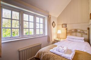 The Oast House on the Pekes Manor Estate - The single bedroom. 