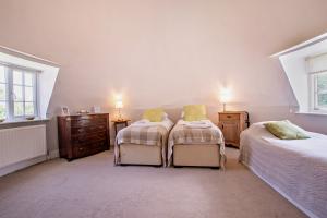 The Oast House on the Pekes Manor Estate - The Triple or Family Bedroom. 